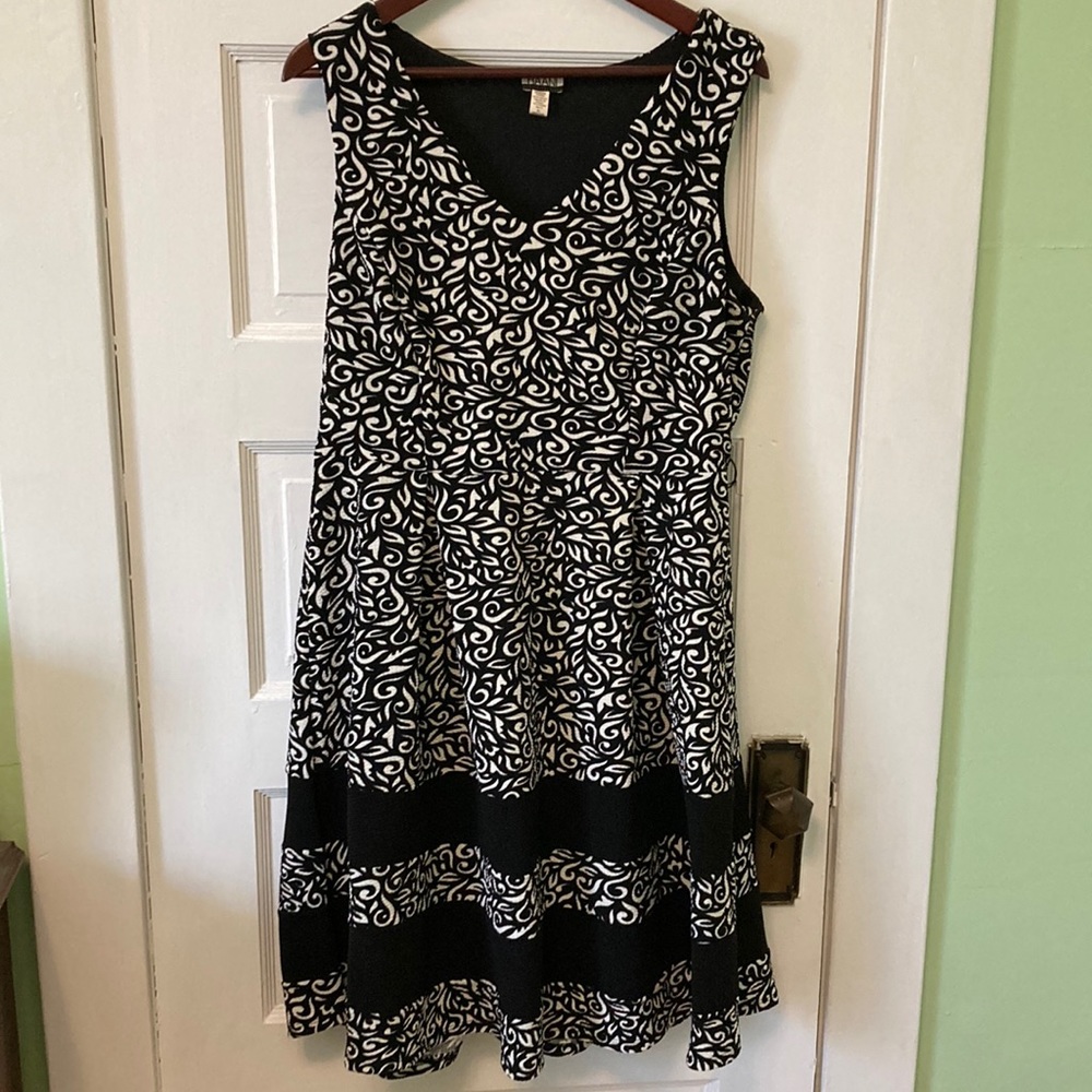Sleeveless dress